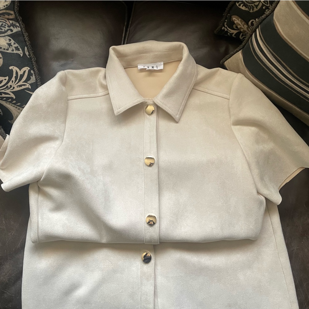 Suede dress with bottons and collar